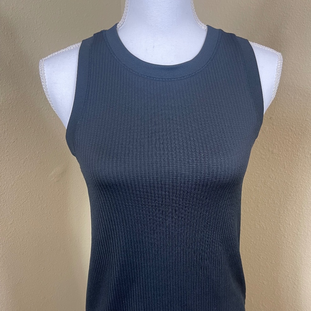 Calla  ribbed black tank top size medium